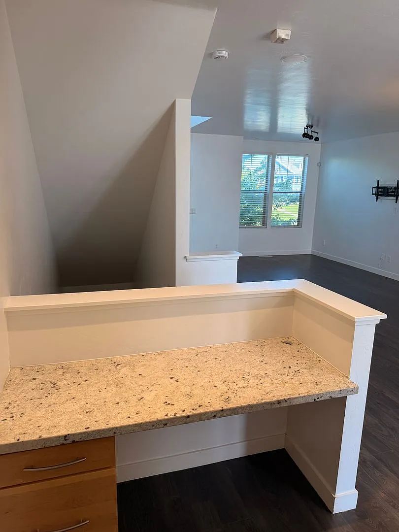 Daybreak Townhome — Photo 4