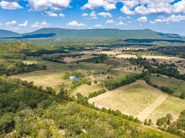 5855 Happy Valley Rd, Hartford, AR 72938