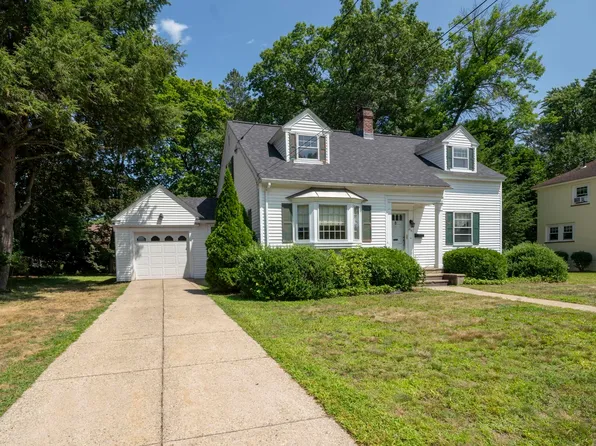 831 Maple Street, Manchester, NH 03104