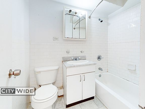 5th image of 157 E 57th St APT 11B