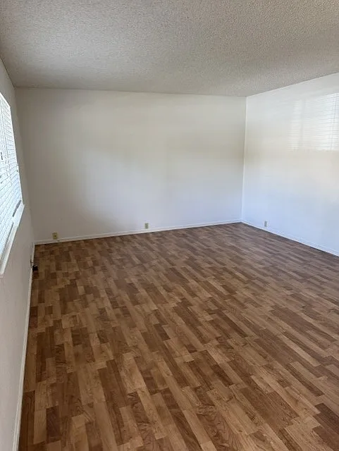 4 bed, 1.5 bath, 1432 sqft, $2,500 — Photo 2