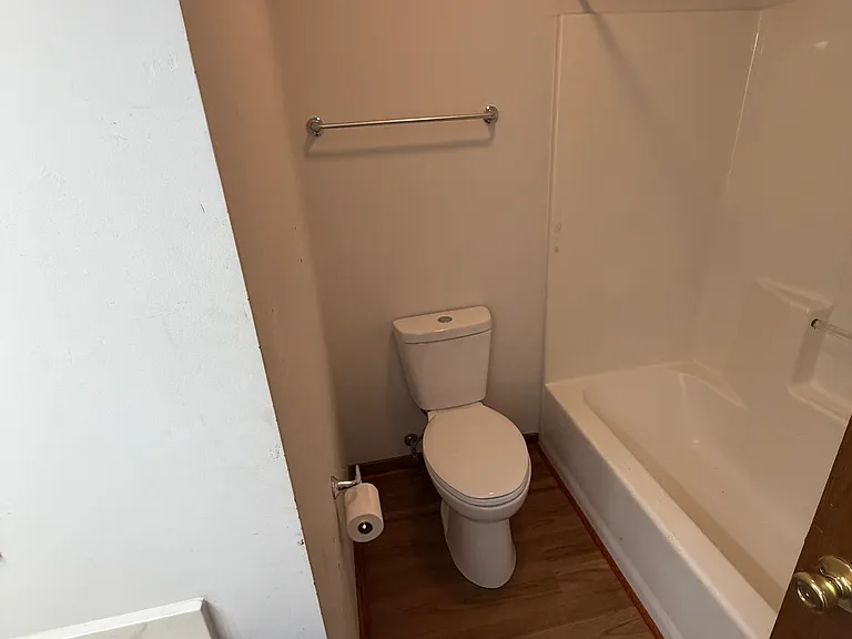 16005 Tipton Cir — Photo 8