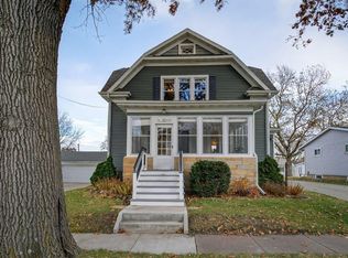 115 Washington St, Hudson, IA 50643