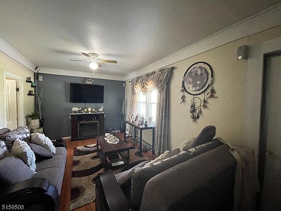 3rd image of 12 Church St