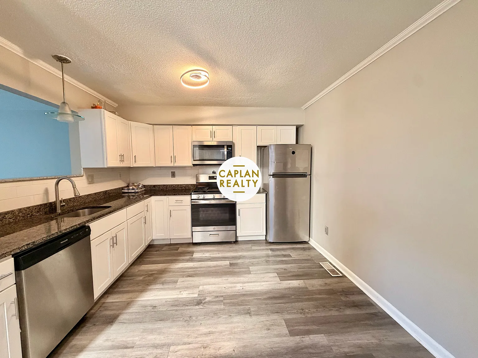 3 bed, 2.5 bath, 1475 sqft, $2,550 — Photo 2