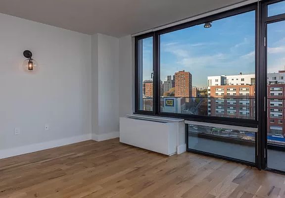 4th image of 670 Pacific St APT 303