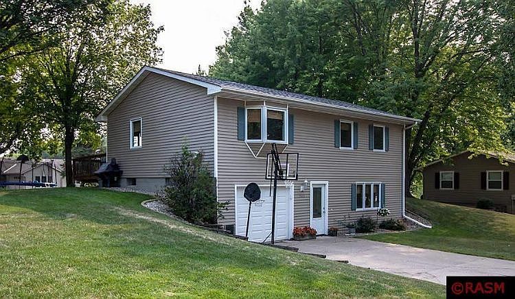 1st image of 305 Connie Ln