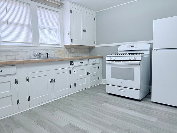 3rd image of 59 Ethel St #3