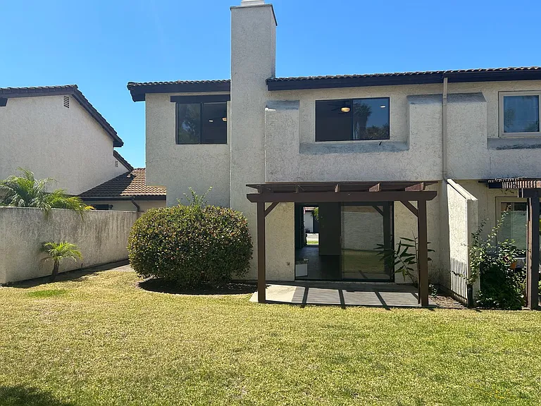 5435 Villas Dr — Photo 11