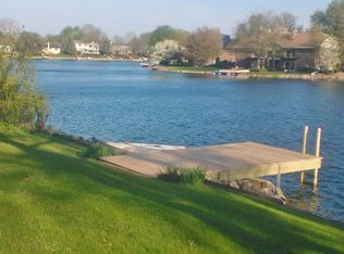 1221 E Cooper Dr, Palatine, IL 60074
