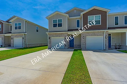 844 Fairview Dr Photo 1