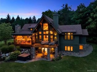 441 Girdle Rd, East Aurora, NY 14052