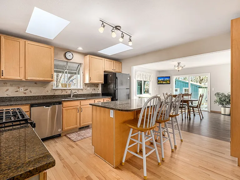 2540 Iris Ave #FURNISHED — Photo 6