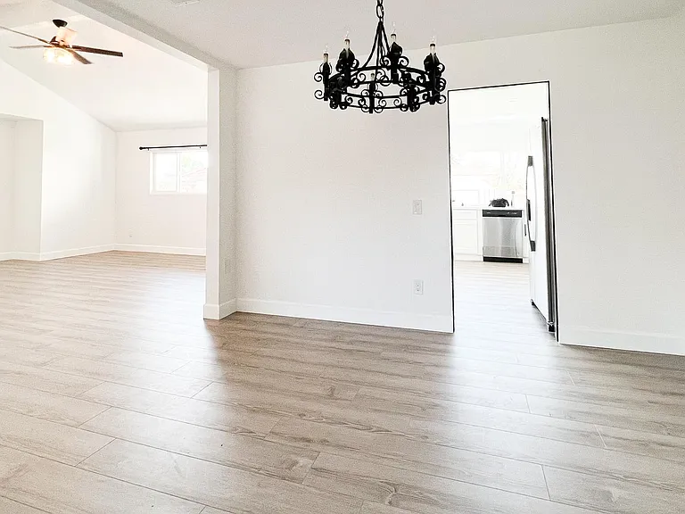 5759 Grand Ave — Photo 9
