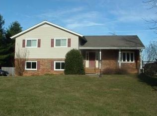 152 Colonial Heights Ln, Waynesboro, VA 22980