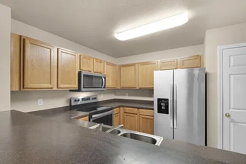 2 bed, 2.5 bath, 1416 sqft, $1,500 — Photo 4