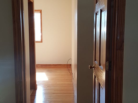 2nd image of 105 Lexington Ave