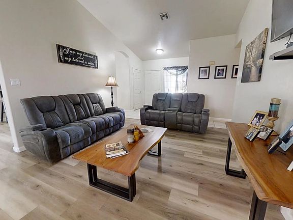 4th image of 3727 W 26th Pl