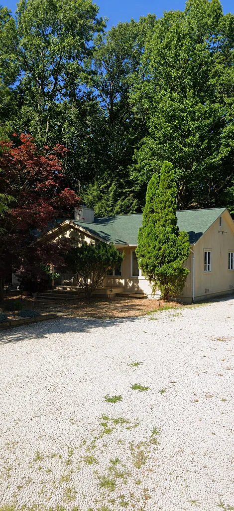 3 bed, 1336 sqft, $2,200 — Photo 1