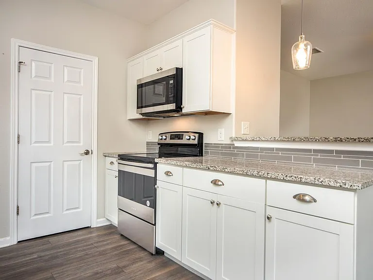 1639 Green Hill Dr — Photo 14