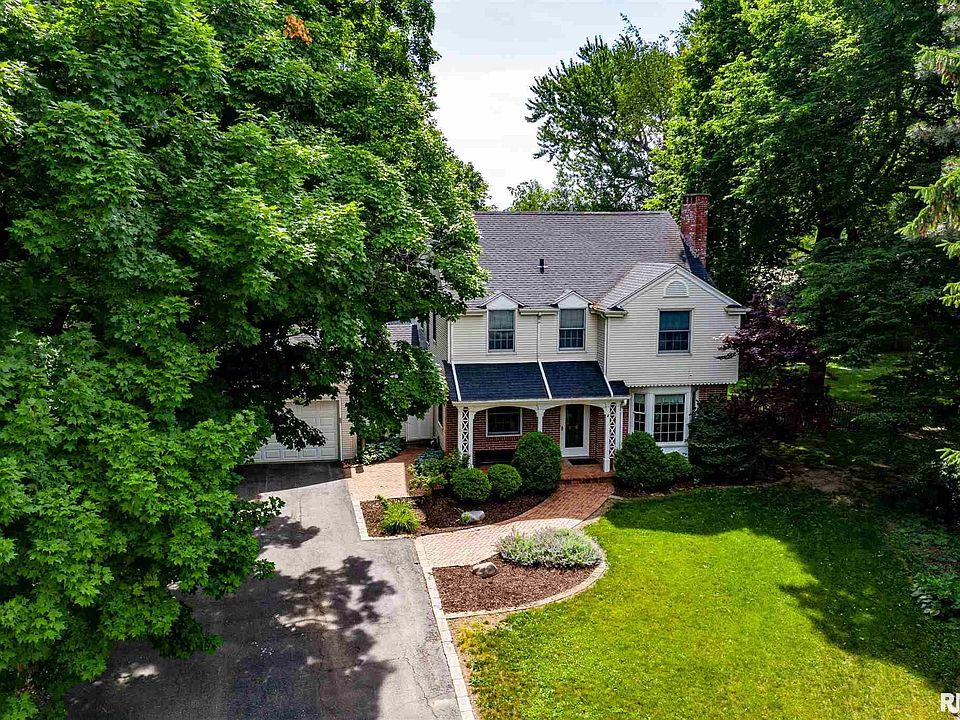 1st image of 206 E Oak Park Dr