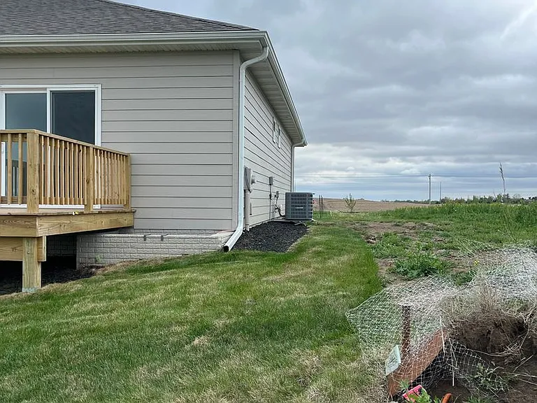12354 Edgewater Dr — Photo 35