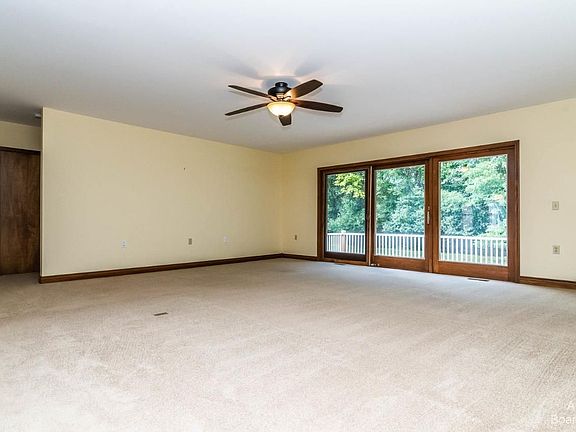 5th image of 1461 Maplewood Dr