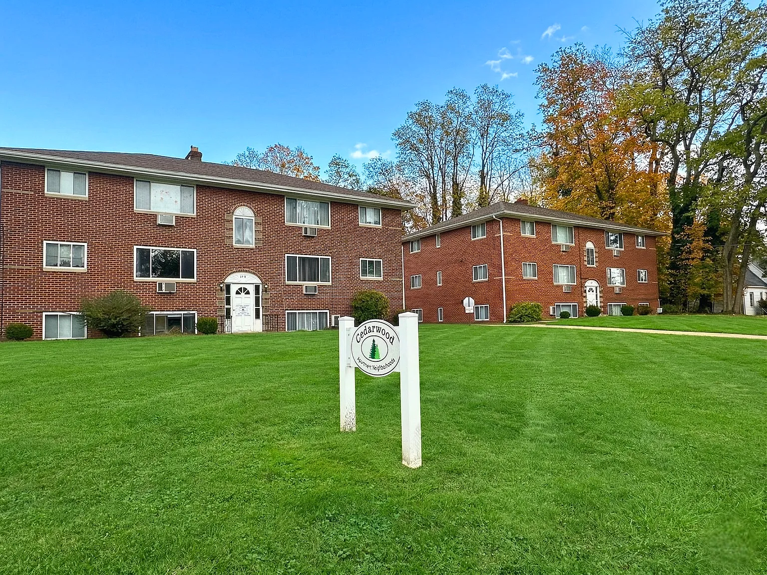 2 bed, 900 sqft, $995 — Photo 1