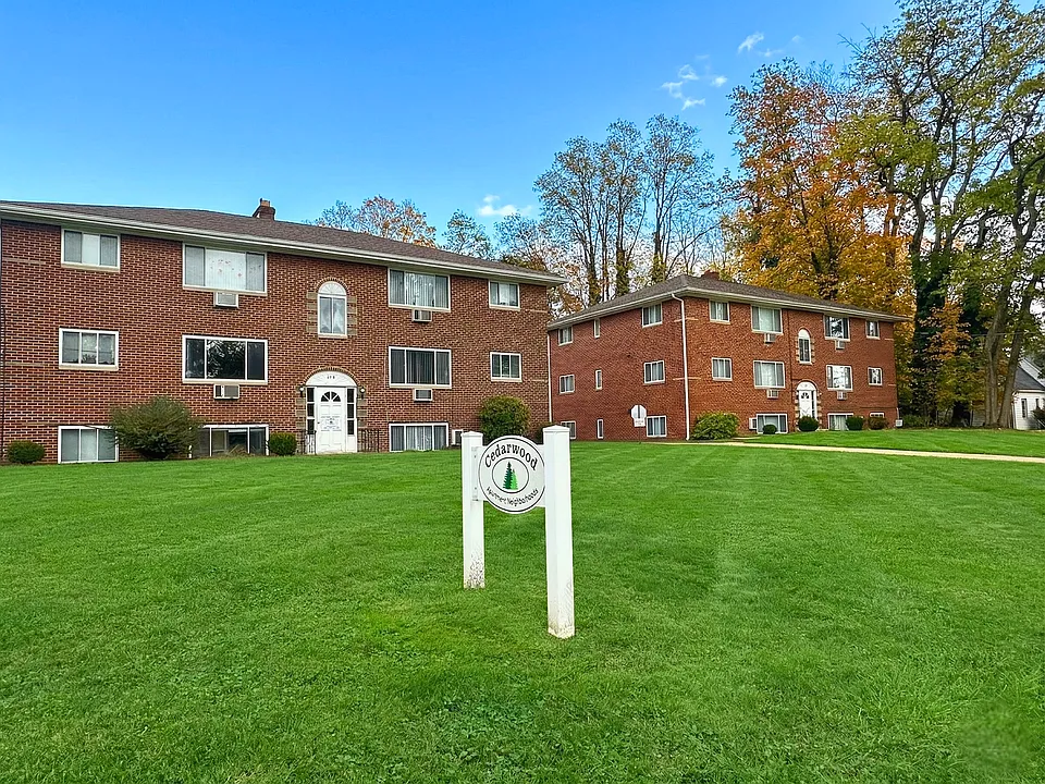 338 N Main St #1