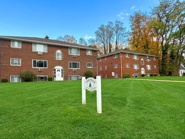 338 N Main St APT 1, Munroe Falls, OH 44262