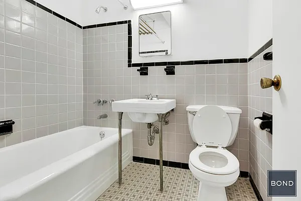 Sold by Bond New York | media 10