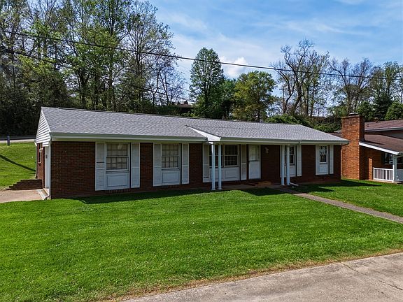 3rd image of 155 Larkspur Dr