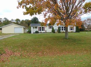 63765 Maple Ln, Bangor, MI 49013