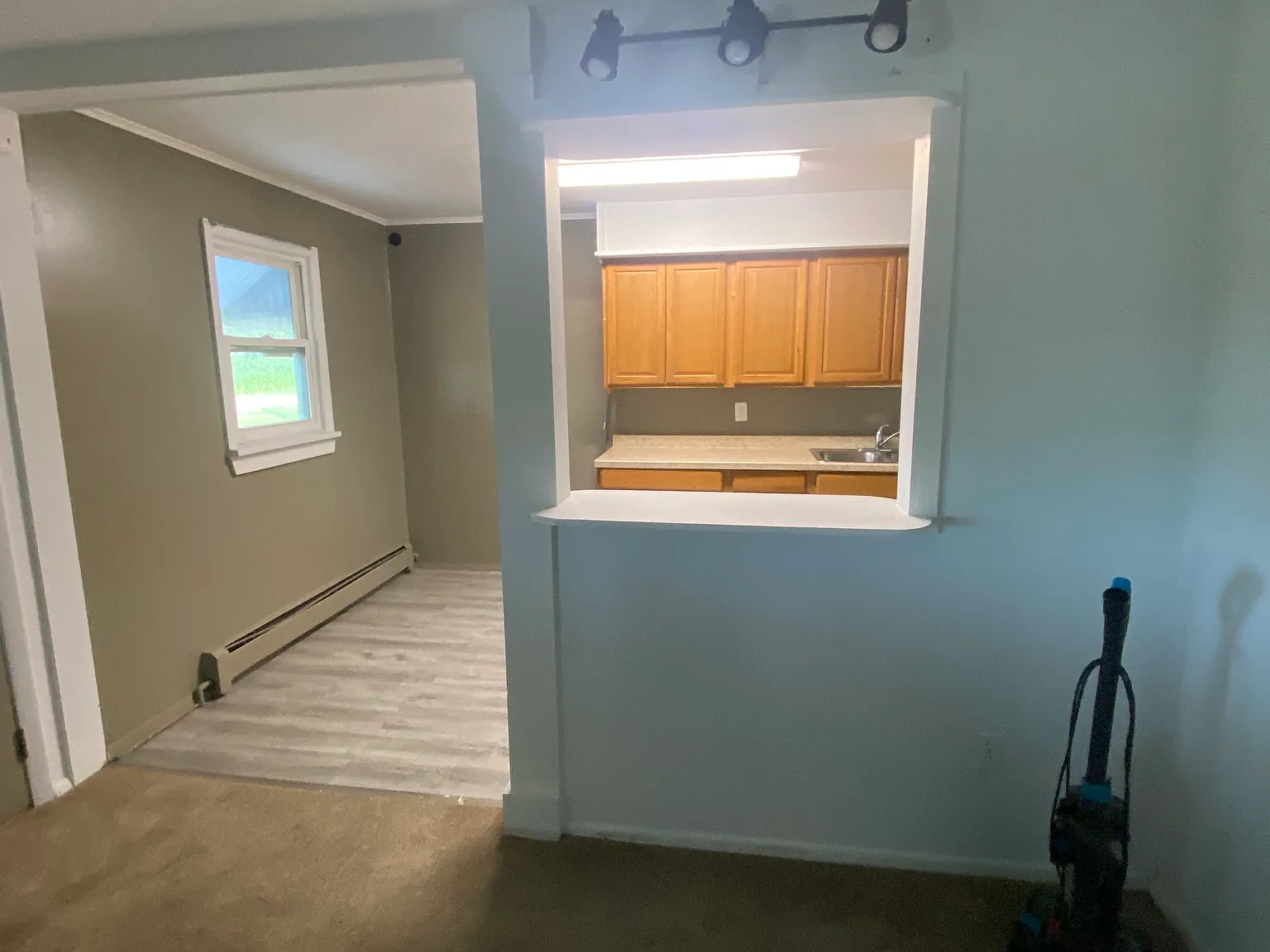 3 bed, $1,300 — Photo 2