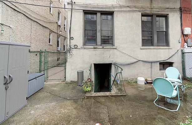 Rented by RealTegrity NY LLC | media 125