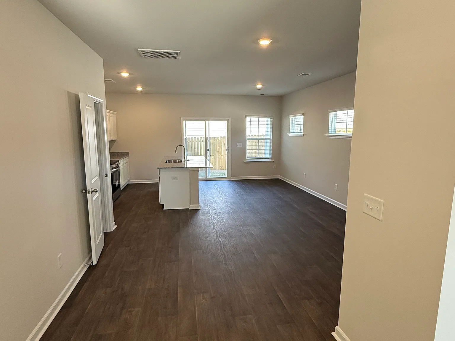 121 Pendleton Place Way — Photo 3