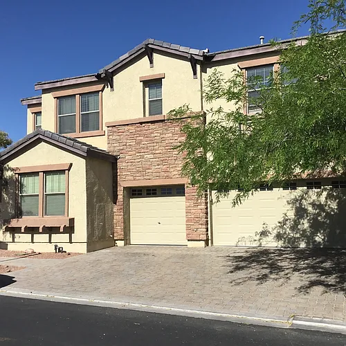 8105 Tazeer St Photo 1