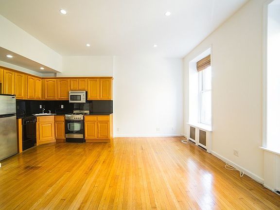 2nd image of 7 Montague Ter APT 3C