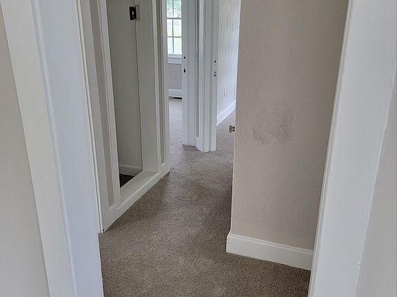 4th image of 3629 S Warwick Cir