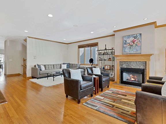 3rd image of 3422 N Albany Ave