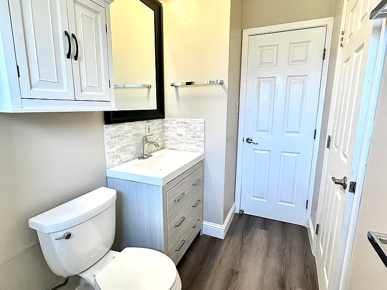 36 Henderson Pl — Photo 11