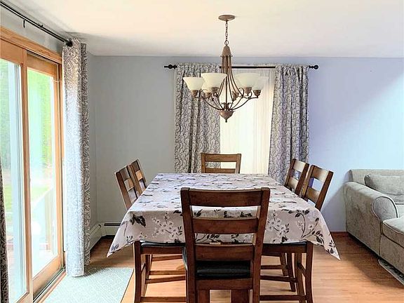 5th image of 10 Hillberry Ln