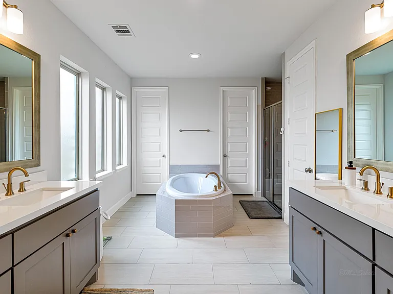 5615 Logan Ridge Ln — Photo 30