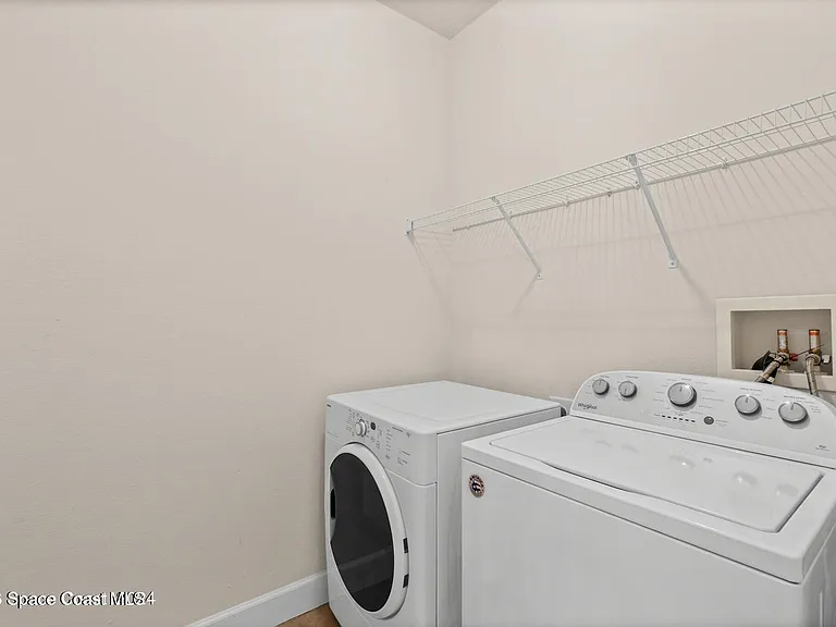 765 Ventura Dr — Photo 20