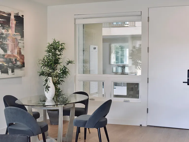 1 Bed 1 Bath plus Bonus Room/Den
