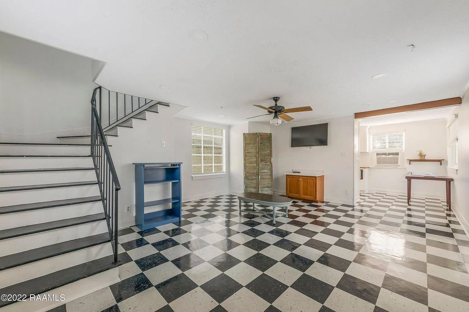 305 Stevenson St — Photo 4