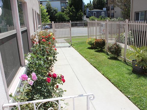 3rd image of 5055 Laurel Canyon Blvd APT 2