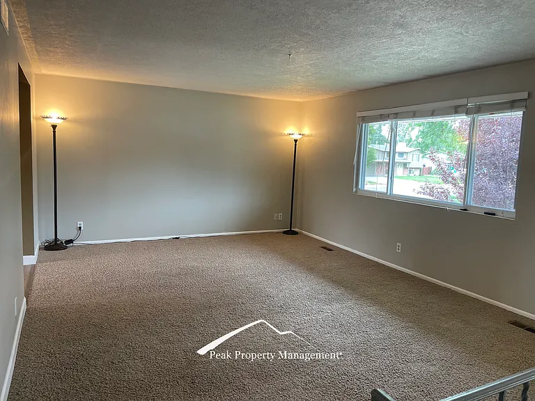 8701 W Brynwood Dr — Photo 2
