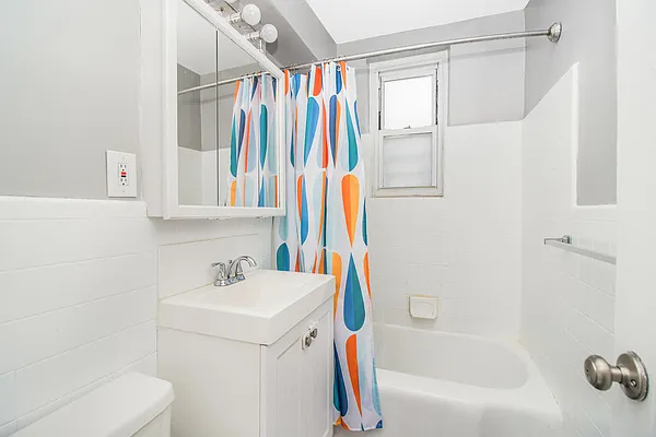 Sold by Re/Max In The City | media 27