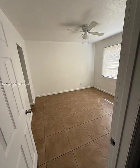 2554 NW 14th St #3 — Photo 6